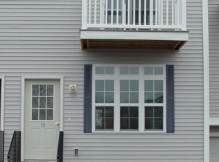 15 Harbor View Ln, Norwich, CT 06360
