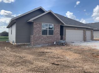 509 N Stella Ct, Willard, MO 65781