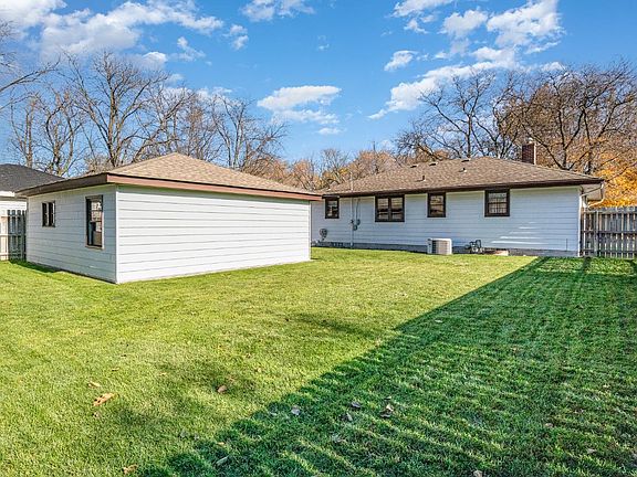2nd image of 9150 Grace Pl