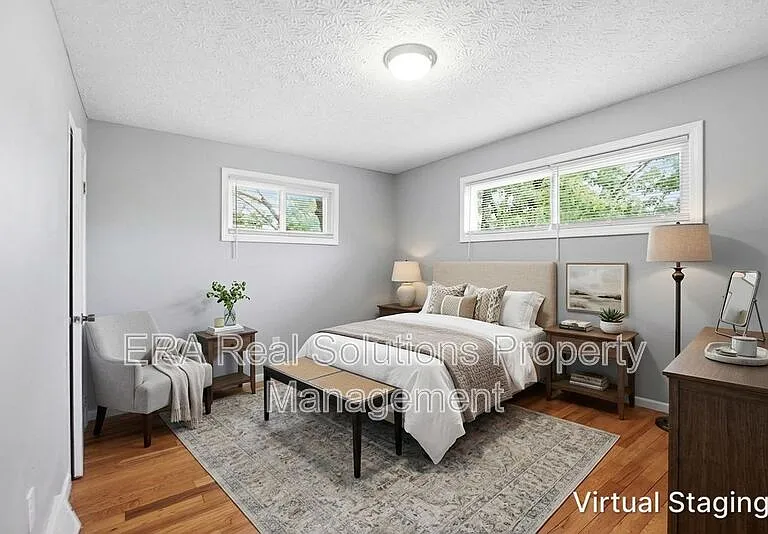 977 13th Ave — Photo 3