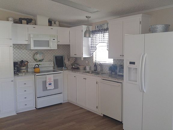4th image of 8358 W Charmaine Dr