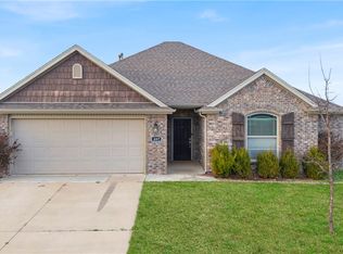 407 W Gillian Ave, Rogers, AR 72758