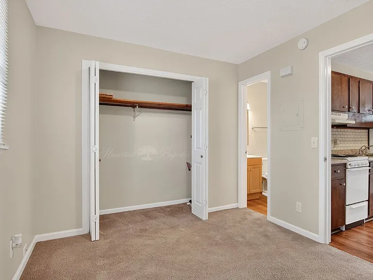 105 Lemay Dr — Photo 16