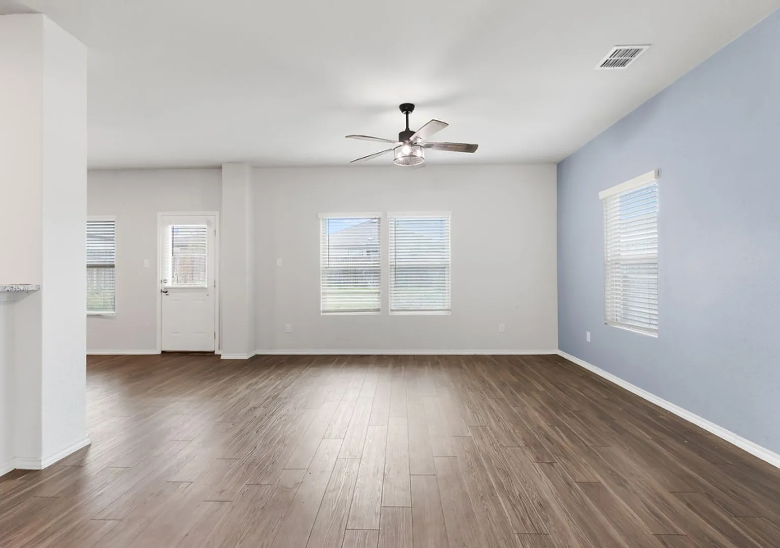 4 Bedroom/2.5 Bath Summerhill Subdivision — Photo 1