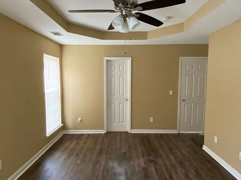 525 Fox Run Cir — Photo 21