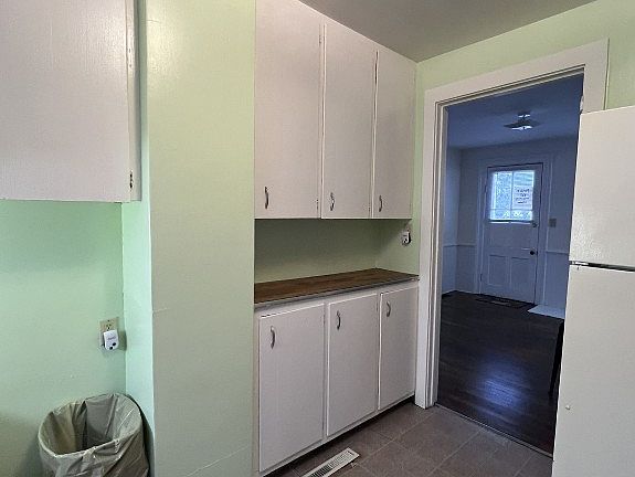 3rd image of 22 Hancock St