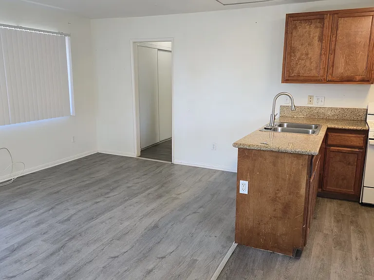349 S Ashford Ave — Photo 13