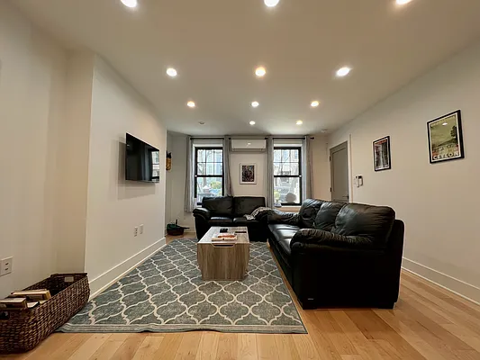 Rented by SERHANT. | media 5