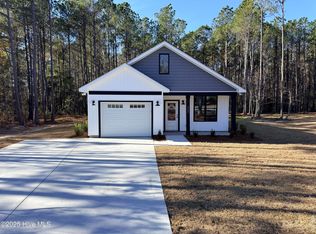 1152 Watts Landing Rd, Hampstead, NC 28443