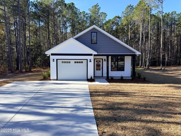 1152 Watts Landing Road, Hampstead, NC 28443