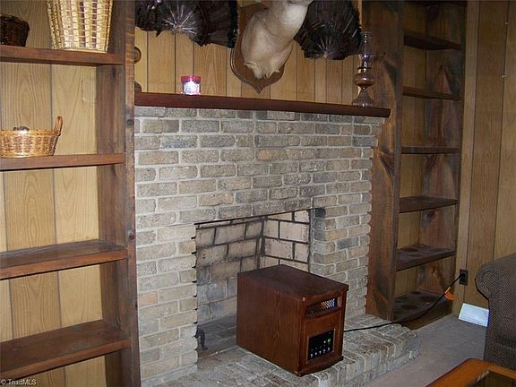 4th image of 167 Central Dr