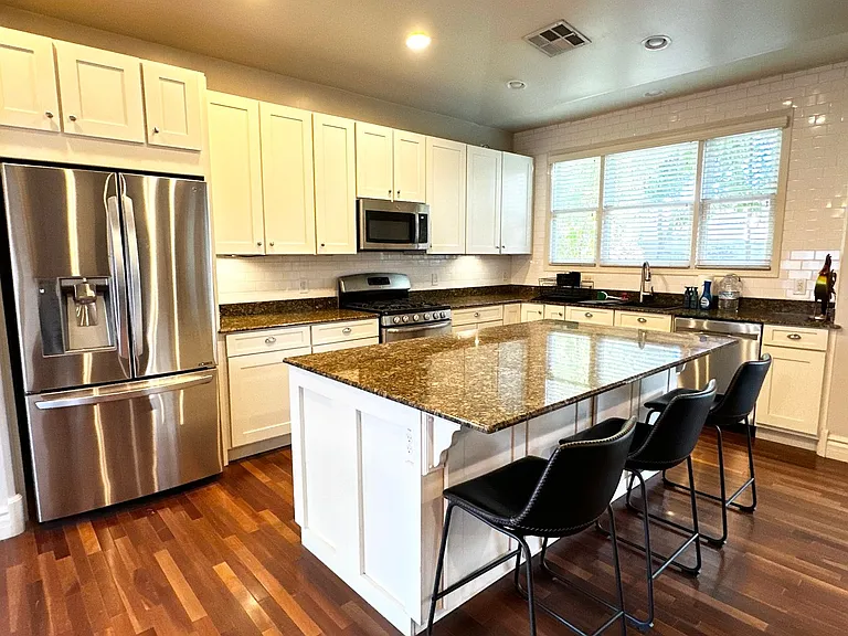 2303 E Dogwood Dr — Photo 10