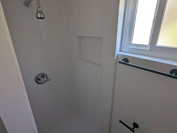 5th image of 190 S Marengo Ave APT 1