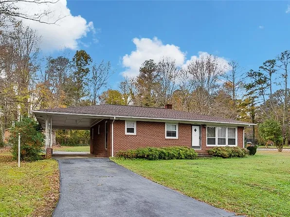 211 S Westwood Ave, Thomasville, NC 27360