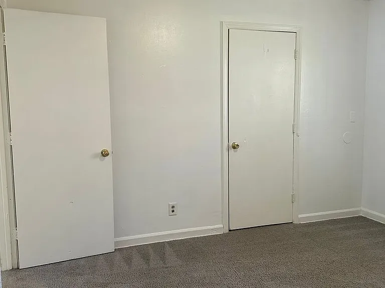 2909 Burgess Dr — Photo 11