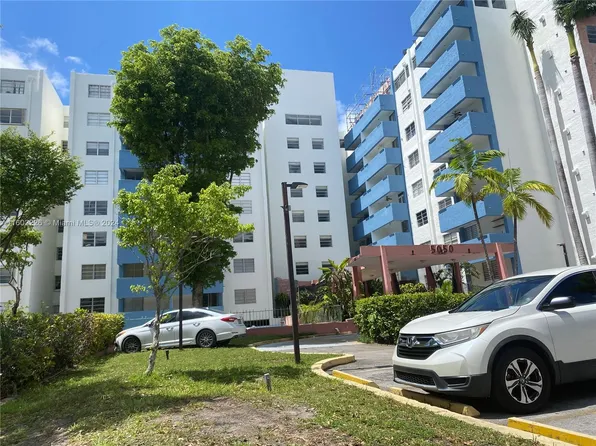 5050 NW 7th St APT 711, Miami, FL 33126