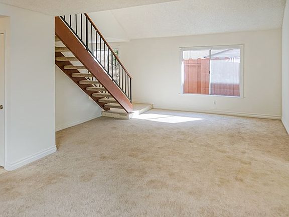 4th image of 26777 Pamela Dr