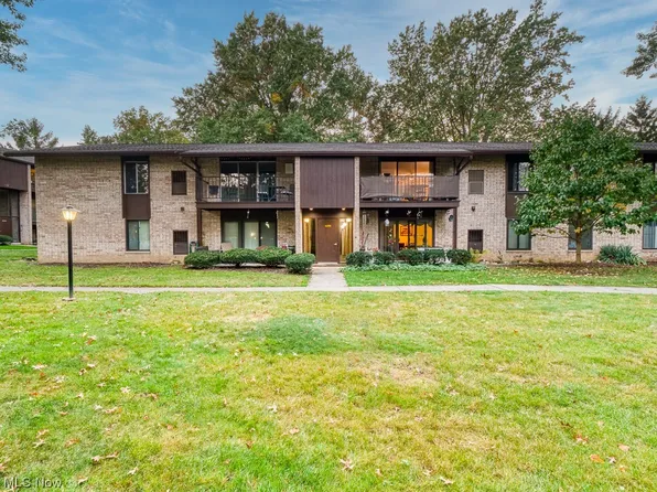 16495 Heather Ln #S202, Middleburg Heights, OH 44130