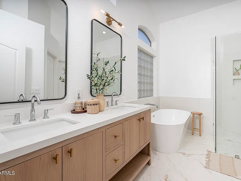 4707 E Robin Ln — Photo 9