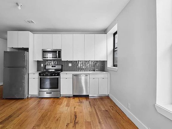 4th image of 1597 Sterling Pl #3F