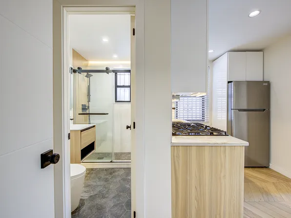 22-31 47th St #1, Astoria, NY 11105