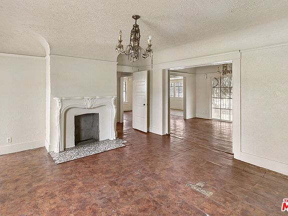 3rd image of 3558 N Figueroa St