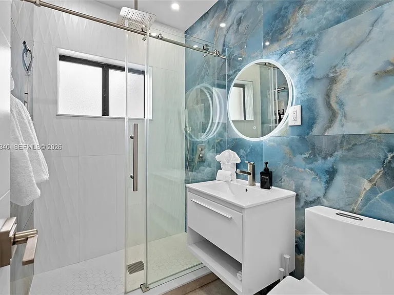 3134 Carter St #1 — Photo 33