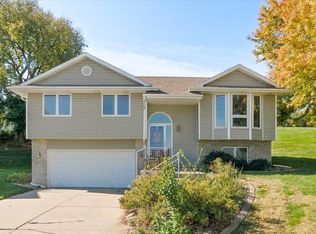 122 Fenwick Cir, Council Bluffs, IA 51503