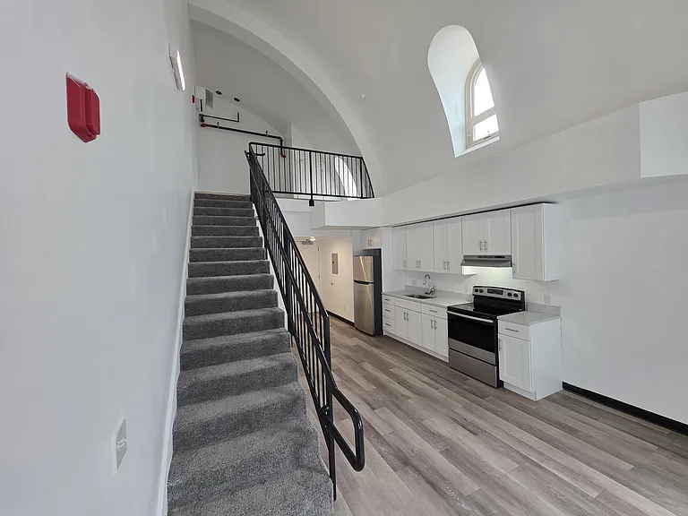 401 Olo Street - Former Church Parish Converted In Luxury Apartments! — Photo 46