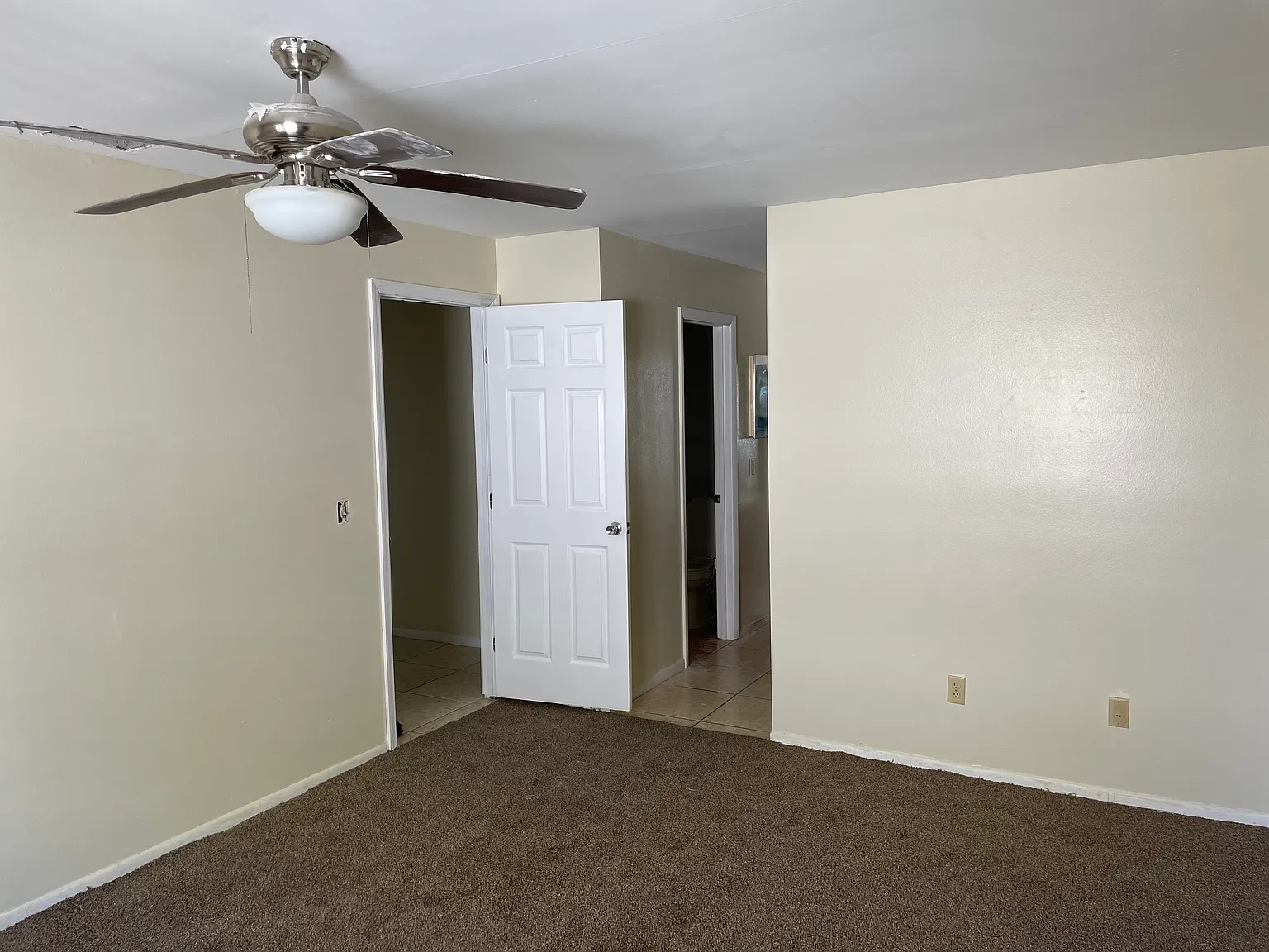 2 bed, 1036 sqft, $1,600 — Photo 3