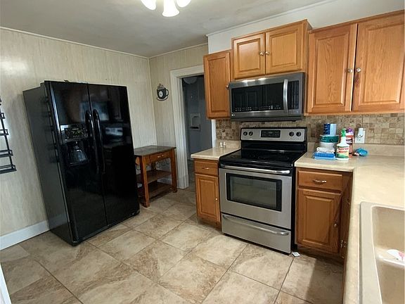 5th image of 2200 Ferndale Ave