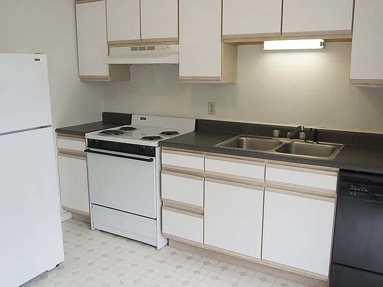 Beechwood Manor II Apartments — Photo 13