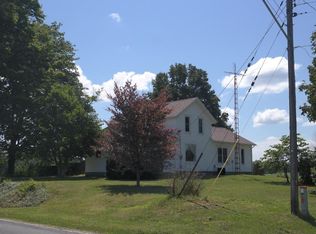 7598 Deans Hill Rd, Berrien Center, MI 49102