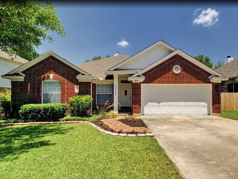 Welcome home! Perfect 4/2 in LISD nestled between Round Rock and Cedar Park. Updated inside! Check it out.