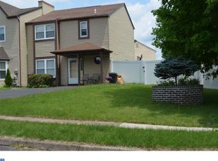 658 Longfellow Ct, Warminster, PA