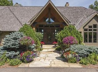 1209 French Creek Dr, Wayzata, MN 55391