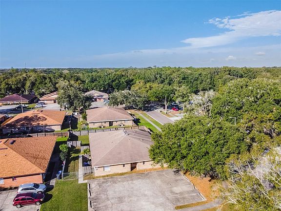 4th image of 3202 Bloomingdale Villas Ct