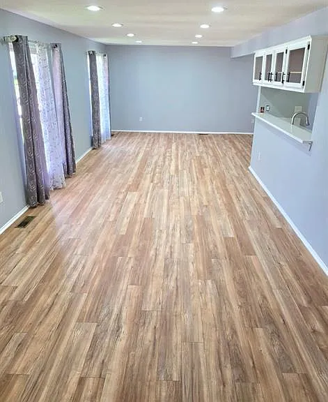 35367 Tall Oaks Dr — Photo 2