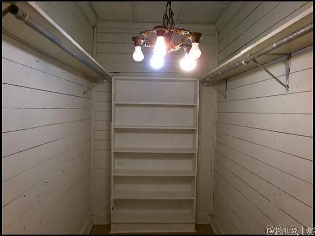 303 E Nichols St — Photo 12
