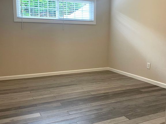 4th image of 4965 Santa Cruz Ave