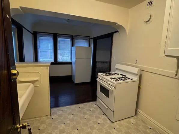 823 S 22nd St, Milwaukee, WI