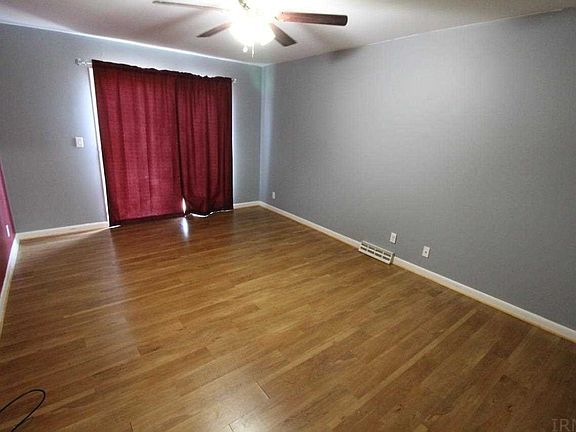 5th image of 328 W Dale St