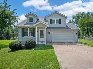 1123 Glenn St, Washington, IL 61571