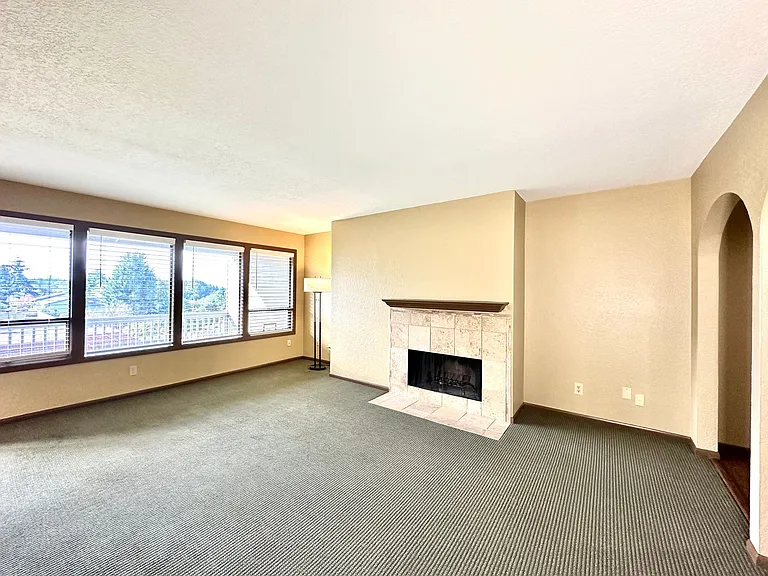 11642 100th Ave NE #305 — Photo 3