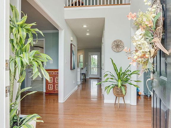 4th image of 202 Jessicas Way