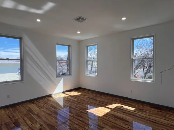 47 Tier Street 1 image 2 of 4