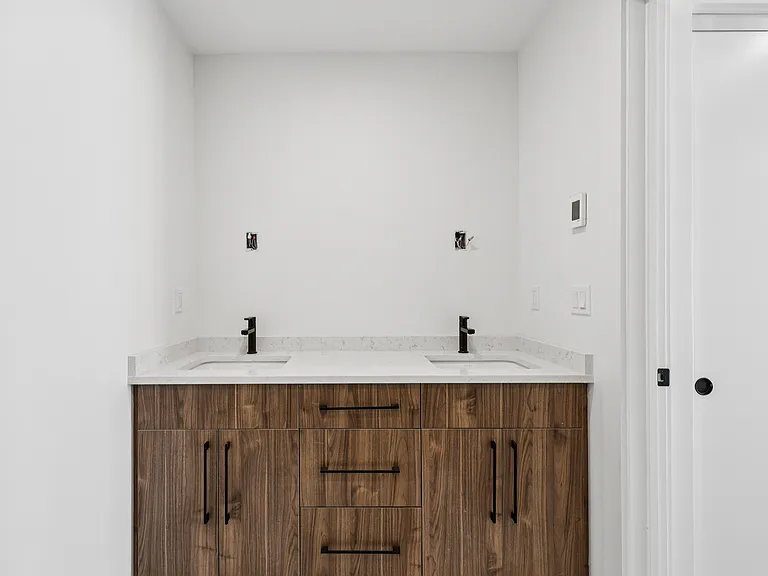 325 Manville Rd #102 — Photo 27