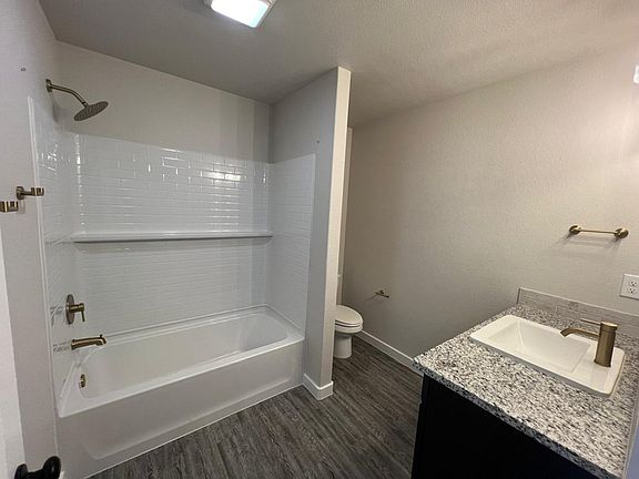 5th image of 540 Boxelder Dr