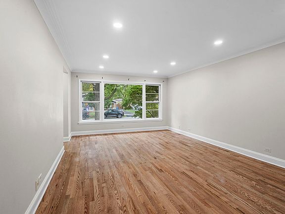 3rd image of 10624 S Lawler Ave