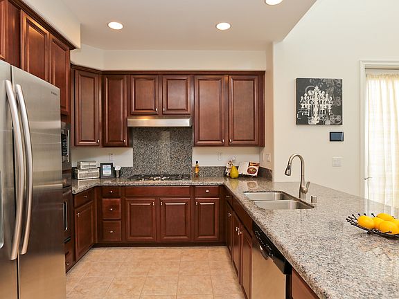 5th image of 1042 Duane Ct